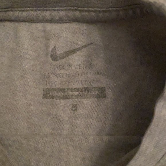 Boys Nike t-shirt - Picture 3 of 4